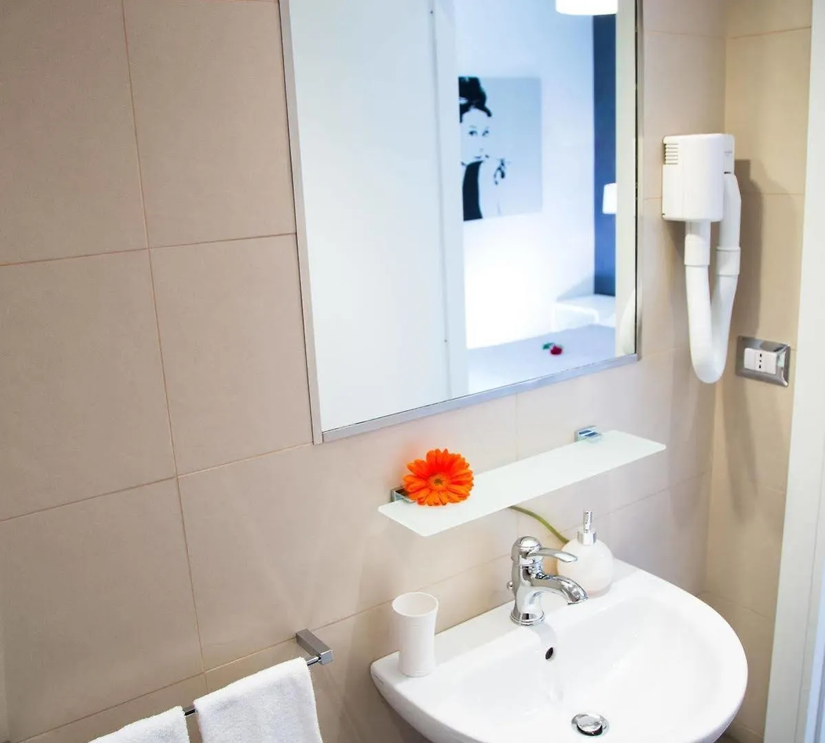 Modern Bnb Rome 2*,  Italy